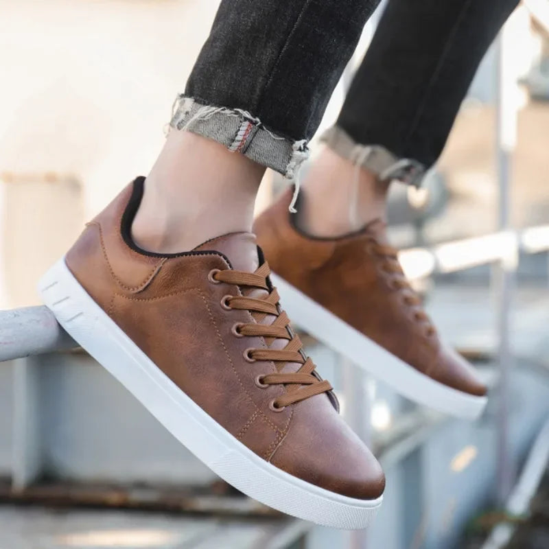 Ledersneakers | Lässig | Schnürsenkel | Trendy Sneakers | Herrensneakers-Chaps Herrenmode