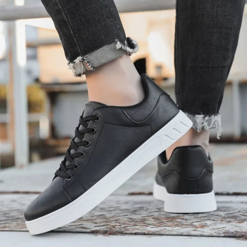 Ledersneakers | Lässig | Schnürsenkel | Trendy Sneakers | Herrensneakers-Chaps Herrenmode