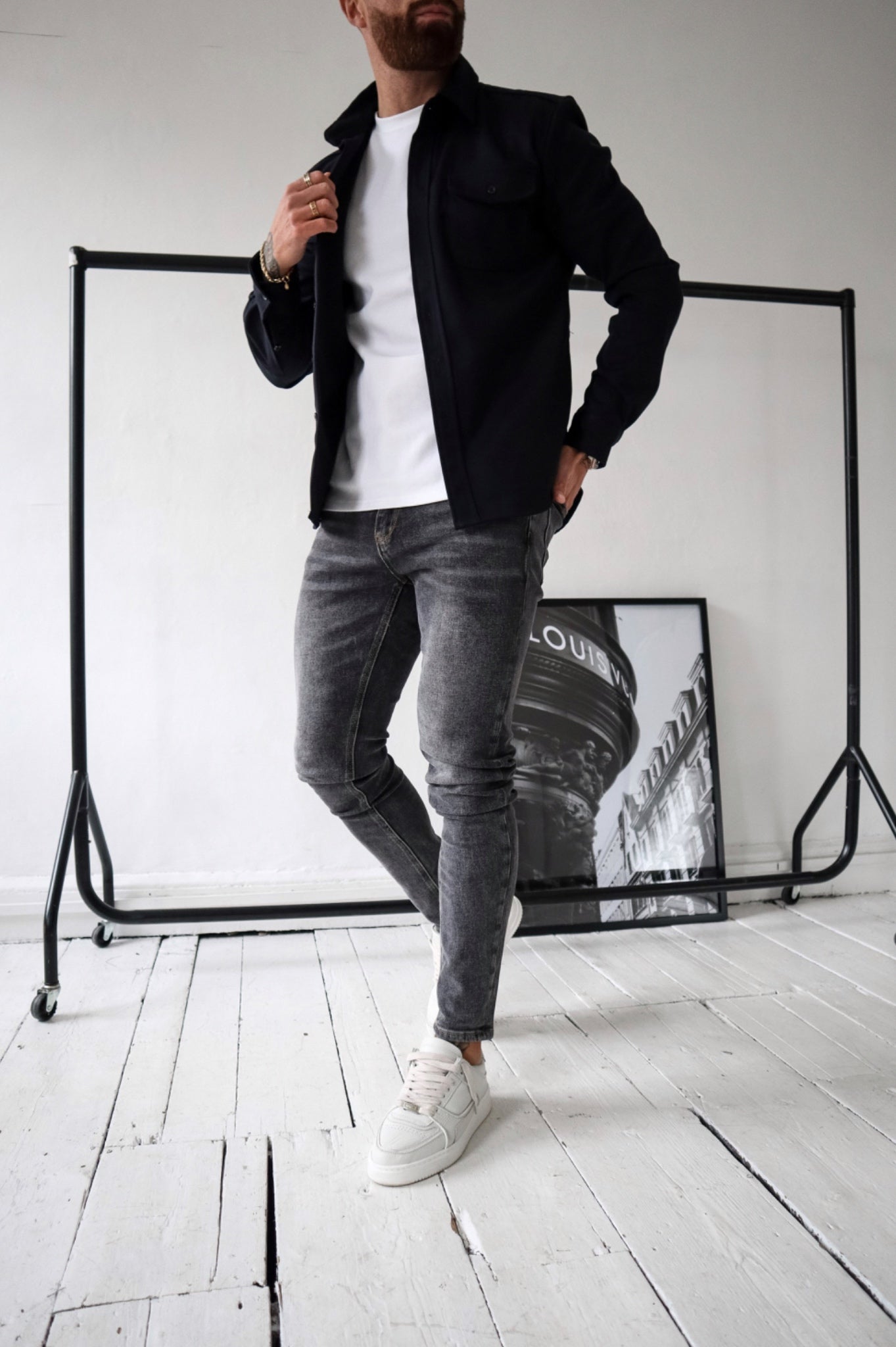 Overshirt – Langärmliges Herrenhemd mit Brusttaschen und Knöpfen-Chaps Herrenmode