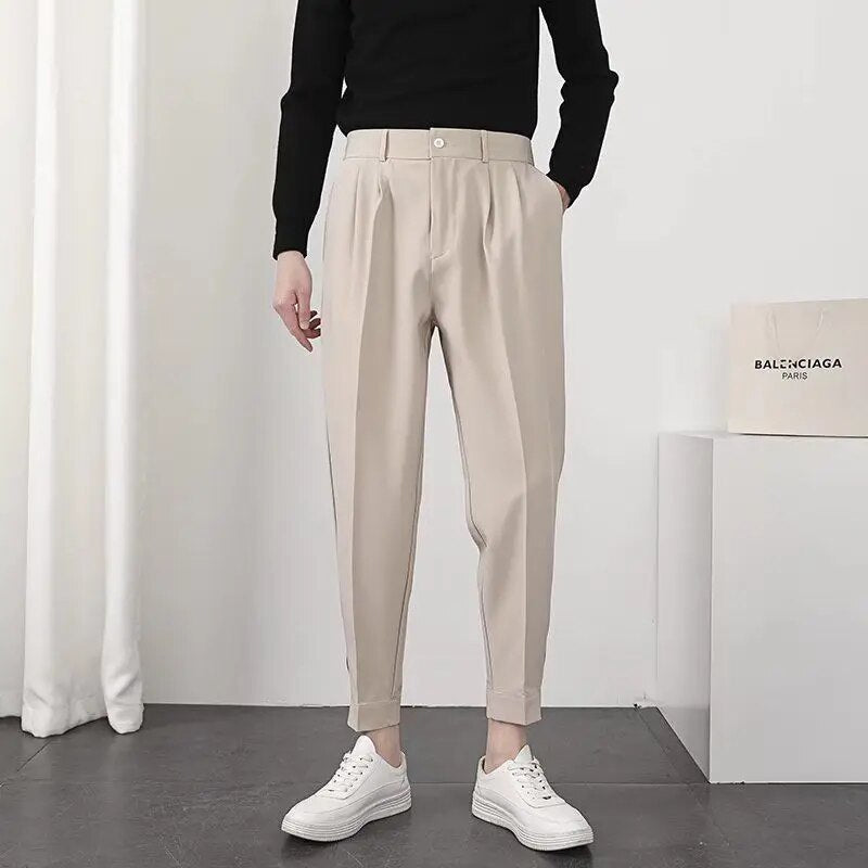 Slacks-Hosen – Locker sitzende Herrenhose mit elastischem Bund und Falten-Khaki-28-Chaps Herrenmode