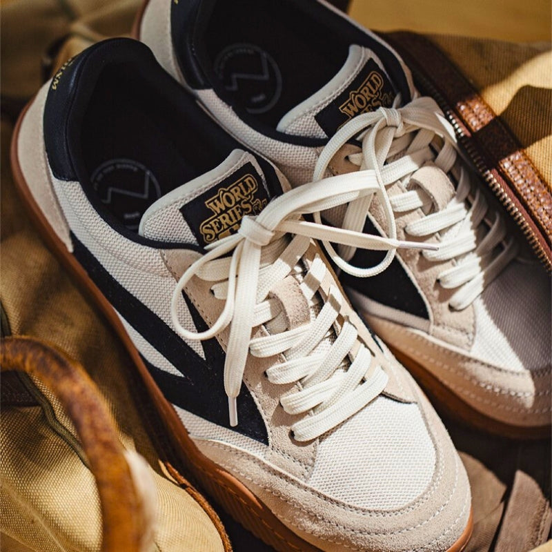 Sneakers – Sport – Schwarz und Weiß – Schnürschuhe – Herrenschuhe-Weiß/Schwarz-38-Chaps Herrenmode