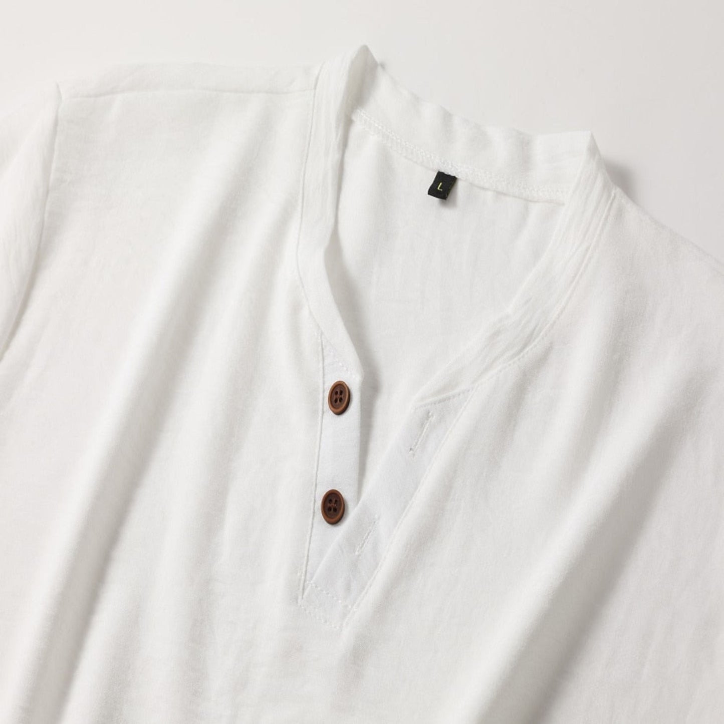 T-Shirt für Männer - Henley T-Shirt mit V-Ausschnitt und Knopfleiste für den Sommer-Chaps Herrenmode