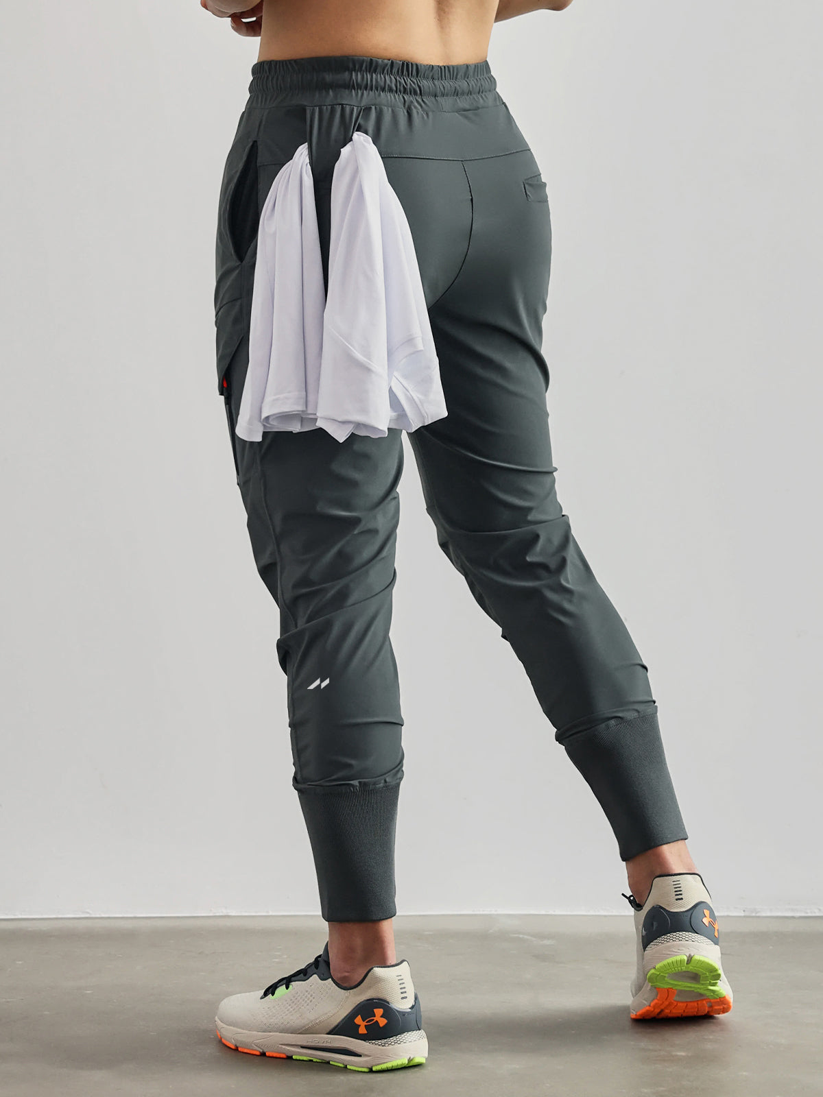 Jogginghose – Herren-Jogginghose mit elastischem Bund und Stretchanteil-Dunkelgrau-S-Chaps Herrenmode