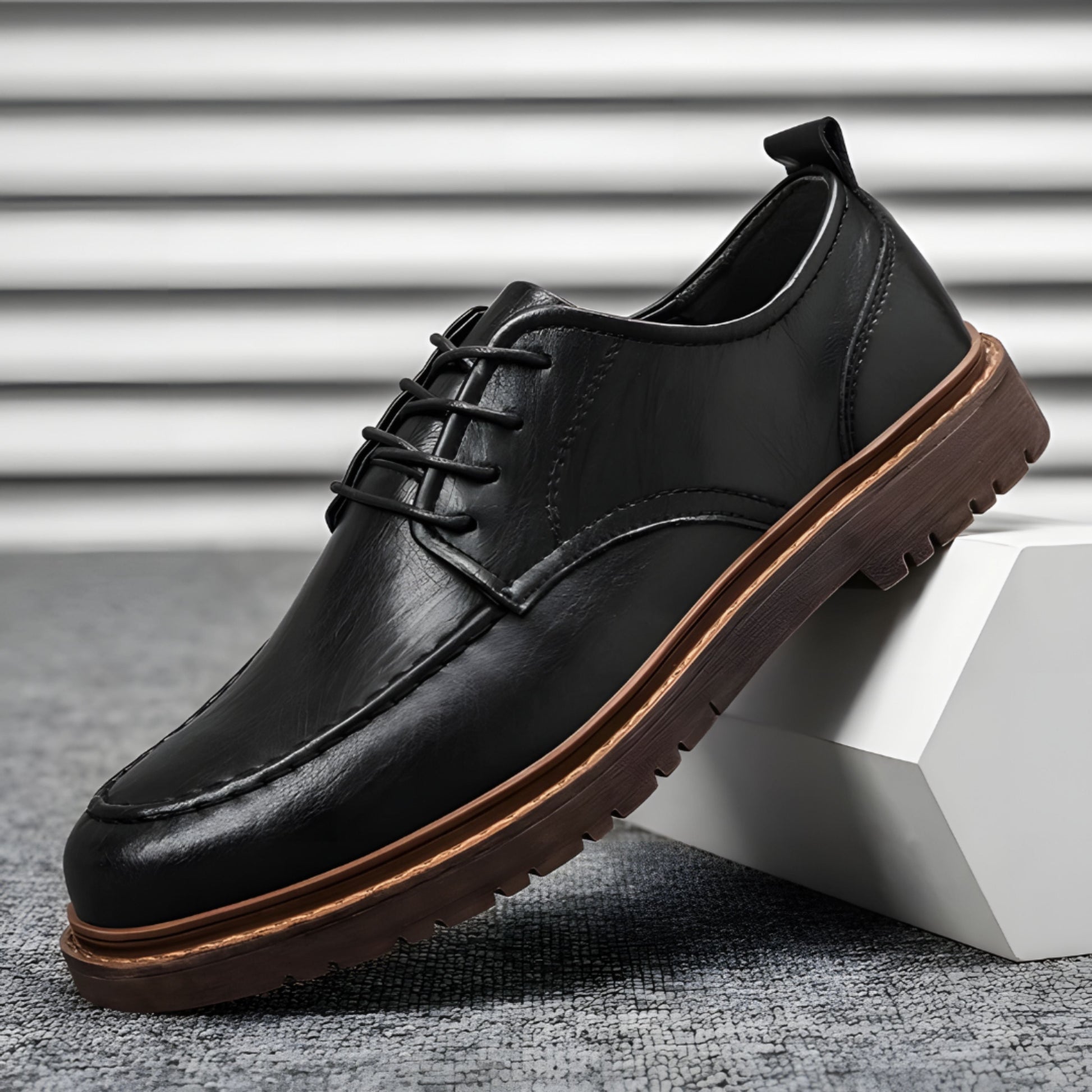 Lederschuhe – Herren, schwarzbraune Schnürschuhe im Chunky-Oxford-Stil-Schwarz-39-Chaps Herrenmode