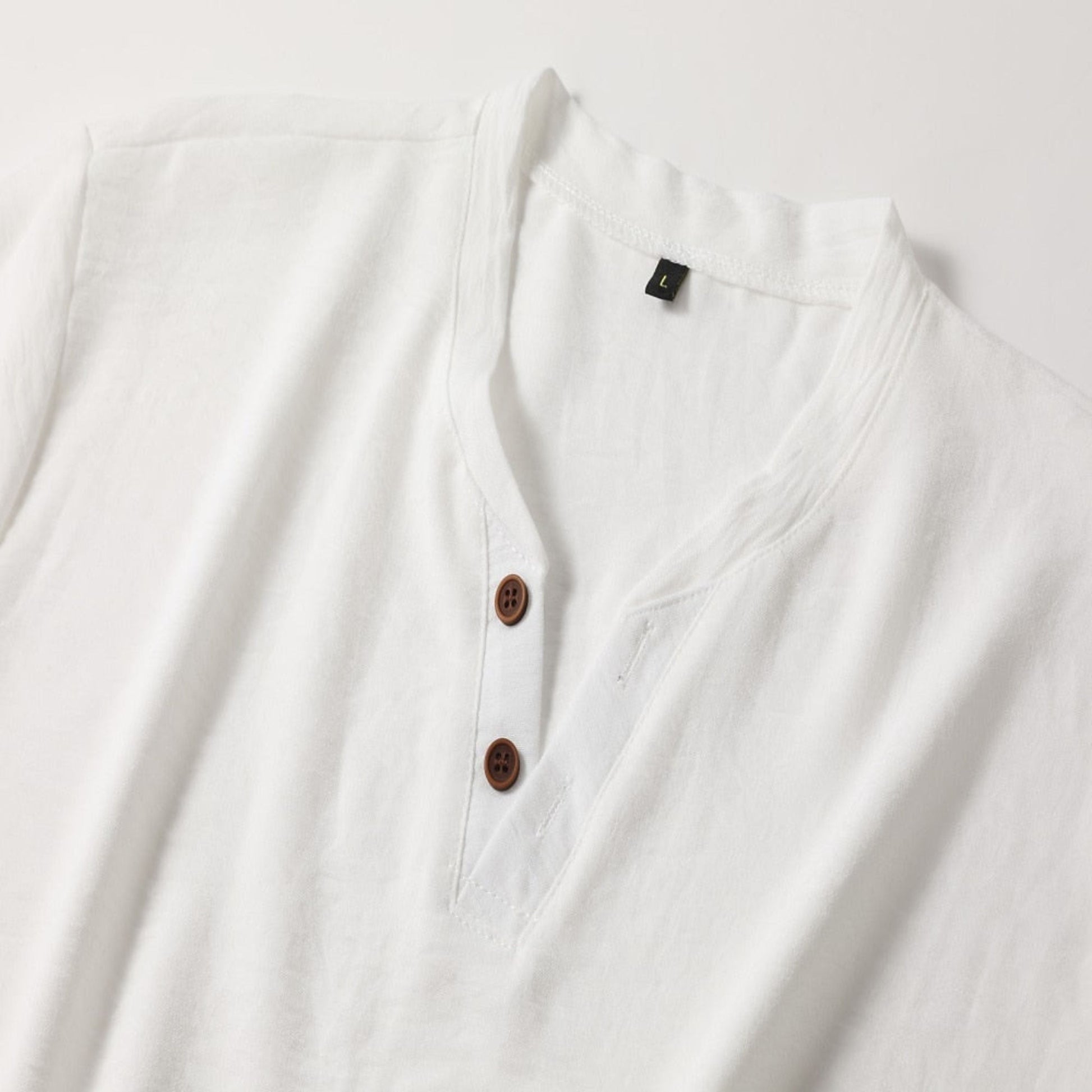 T-Shirt für Männer - Henley T-Shirt mit V-Ausschnitt und Knopfleiste für den Sommer-Chaps Herrenmode